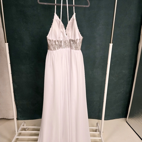 WEDDING DRESS - Picture 3 of 7